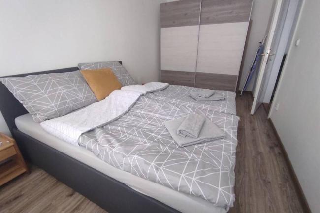 Silent flat with SAUNA in the centre of Bratislava, 7min walking distance to downtown Images_2