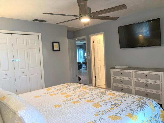 Sunset at Manatee Oasis 3/2 Ground Level Home w/ Pool & 35` Dock Images_5