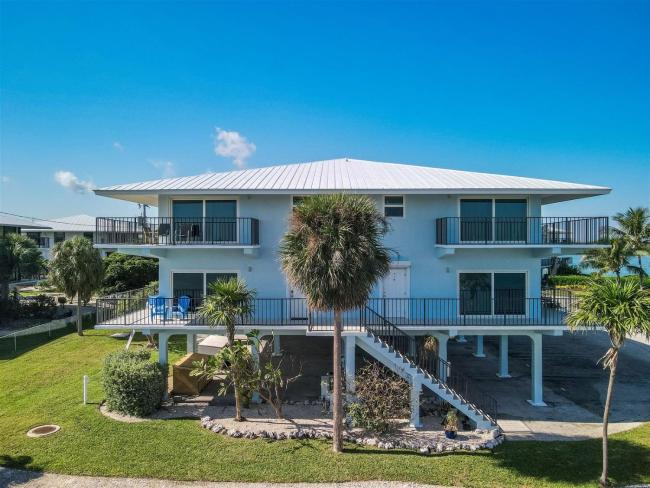 Cozy Castaway 2bed townhouse condo with open water views and shared pool plus dockage Images_1