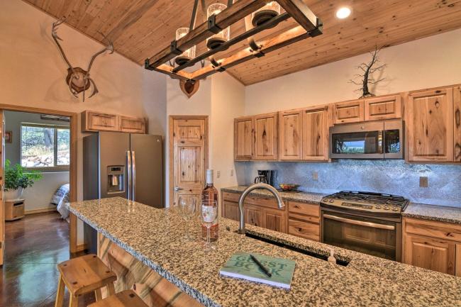 Stunning Home with Fire Pit, 11 Mi to Mt Yale! Images_2