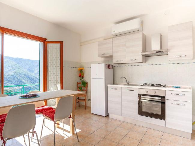 Cosy flat above Recco with hydromassage Images_1