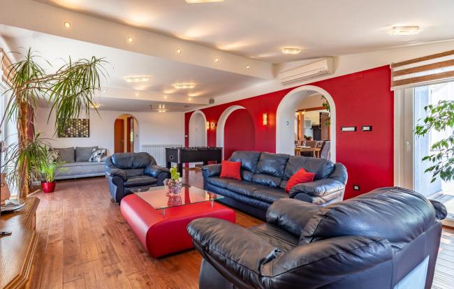 Villa Rampini - 300m2 Istria house with a pool, playground, grill, garden & private parking Images_1