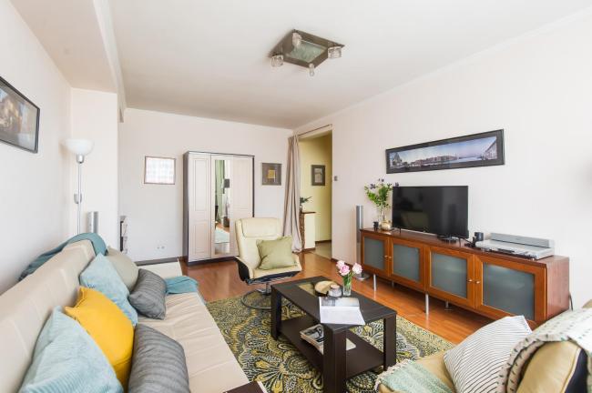 Arbat modern apartment with Kremlin view Images_1