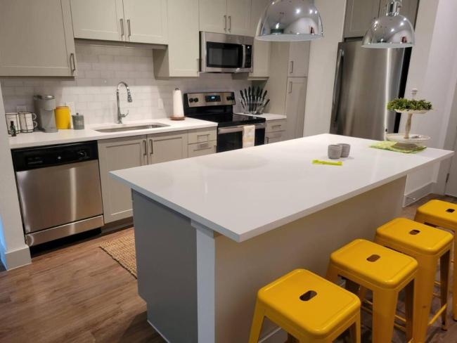 Stylish & Unique Getaway in the heart of the City Images_4