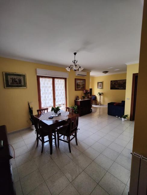 Comodo e luminoso appartamento a Ciampino Images_2