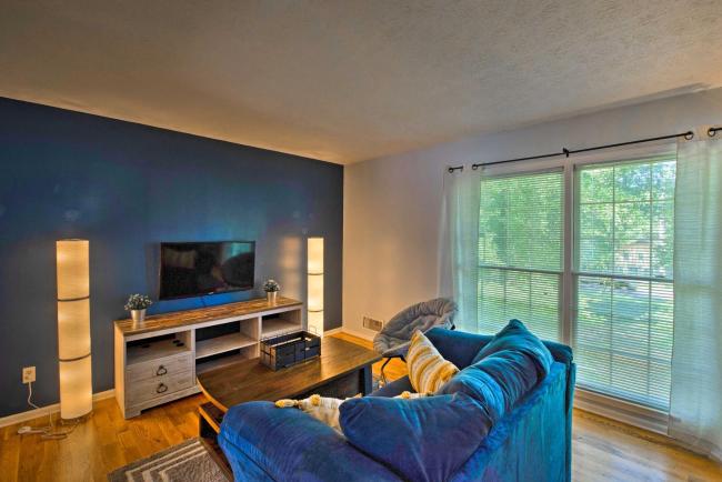 Charming Family Home with Yard Hike and Explore! Images_2