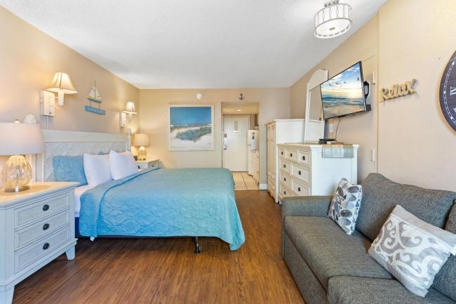 Bright Oceanview Studio in Caravelle Towers Images_1