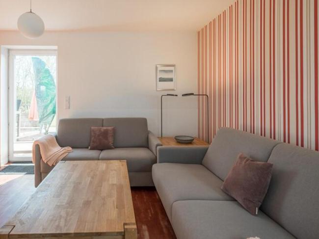 Great holiday home with a terrace on an enclosed property right on the dike Images_2
