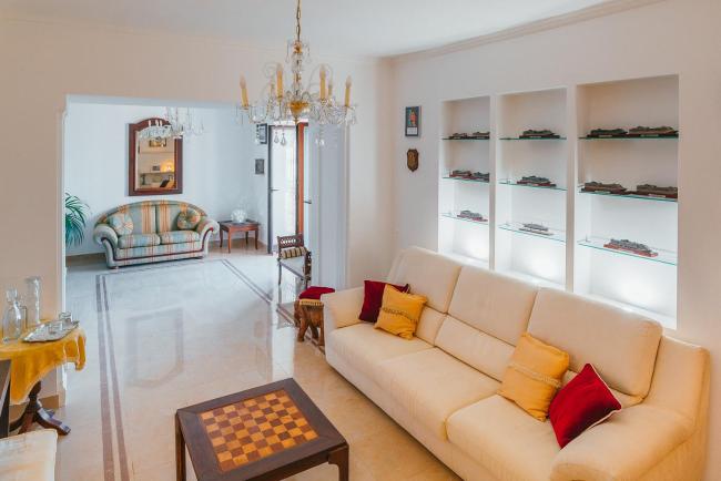 Villa in Cepano Sleeps 10 with Pool Air Con and WiFi Images_5