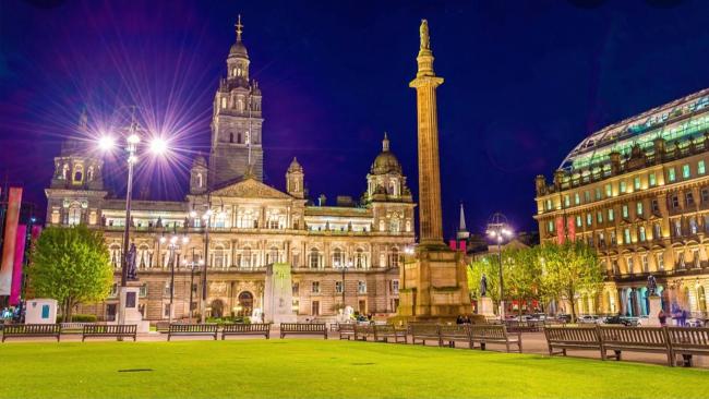 Spacious Luxury Commuting House from the M74 junction 8 Images_2