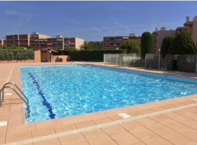 Appartement paisible avec vue panoramique mer et accès direct plage Images_2
