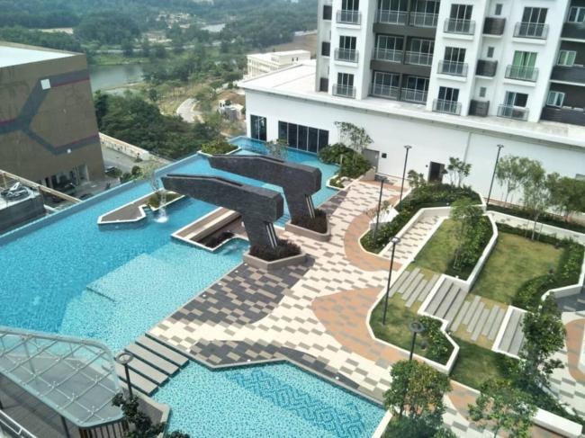 Mesahill 2 Room Condo - Amazing Pool, TV and 100mbps Wifi Images_1