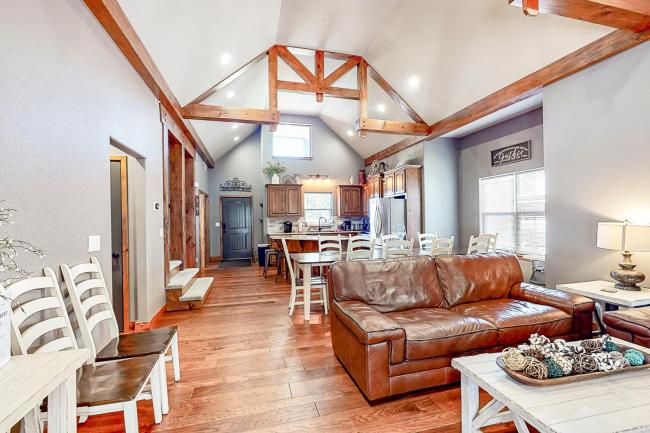 Cedar Crest Lodge Images_1