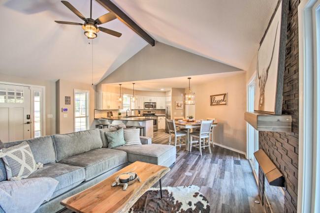 Bella Vista Home with Fire Pit and Lake Access! Images_3