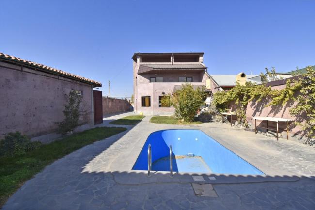 Luxury Villa with a Pool Images_3