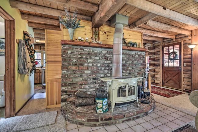 Chic Pine Mountain Log Cabin By Waterfall Trail! Images_4