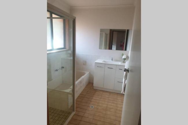 Quite location neat unit Images_3