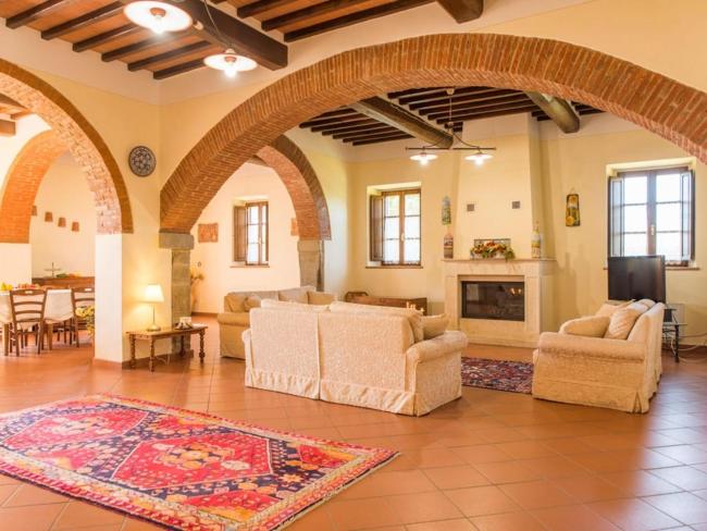 Farmhouse only 5 km from Cortona with Private Swimming Pool Images_1