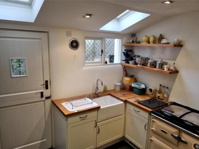 Pass The Keys Cheerful two bedroom cottage with a log burner Images_5