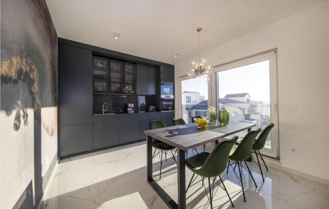 Amazing apartment in Zadar with Jacuzzi, WiFi and 3 Bedrooms Images_4