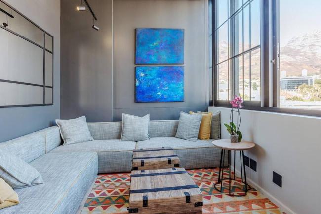 Luxurious Chic Apartment on Top Floor w/ Views Images_4