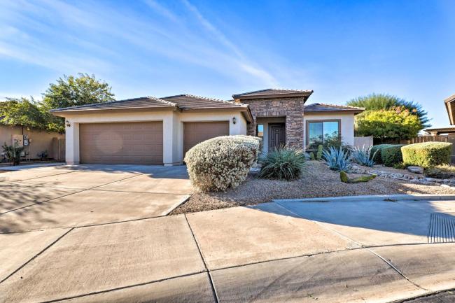 Luxe Goodyear Getaway with Pool, Spa, Fire Pit! Images_1