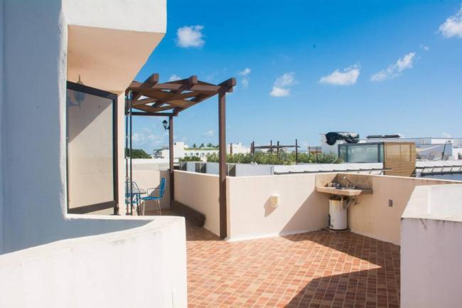 AMELIE Charming PentHouse 1 block from the beach Images_1