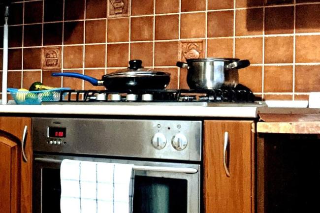 PRIVATE ROOM #3 in GUESTHOUSE at City Center - SHARED KITCHEN & BATHROOM Images_1