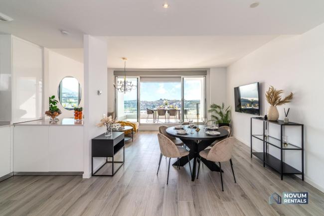 NEWLY BUILT Top Modern Apt w/ Stunning Sea Views Images_4