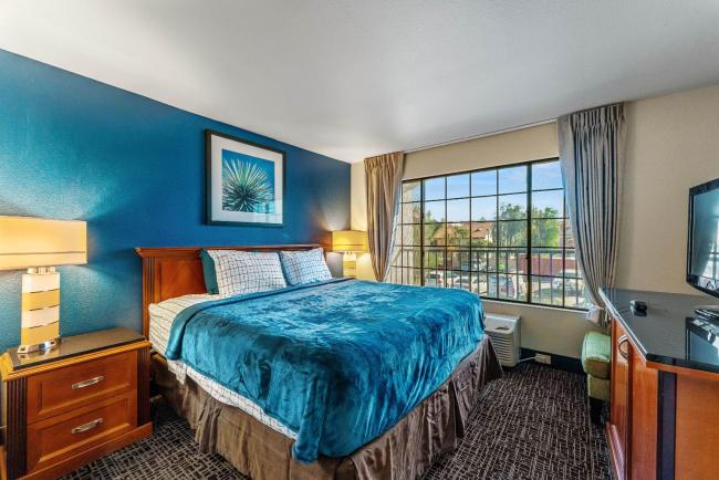 Studio Full Kitchen Tempe Studio w pool, jacuzzi, gym perfect location No Pets allowed please Images_2