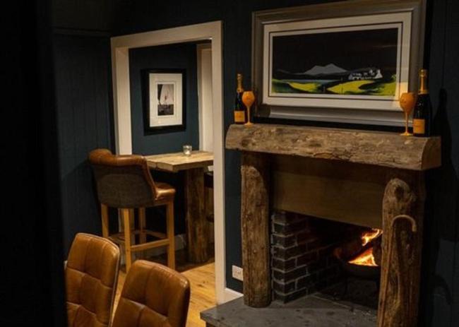 6 Loch View with loch views Images_5