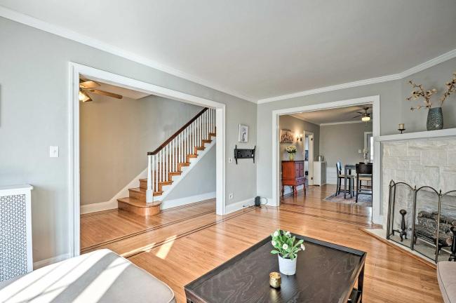 Modern Baltimore Escape with Deck 4 Mi to Dtwn Images_4