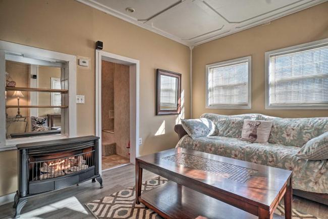 Rustic Cleveland Escape with Resort Amenities! Images_5