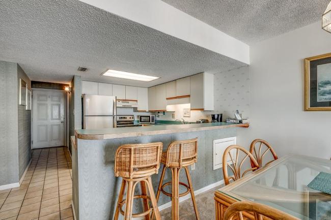 Waterpointe II 905 - Enjoy the season with beautiful views in the perfect spot Images_3