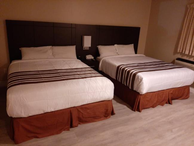 Silver Maple Motel Images_1