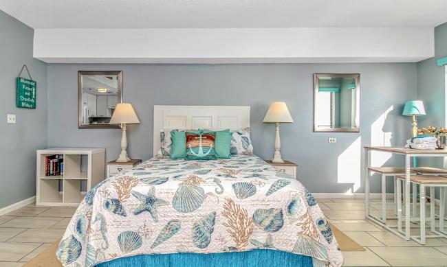 Angled Oceanfront Studio with Incredible Views! Palace Resort 1003 - Sleeps 4 guests Images_4