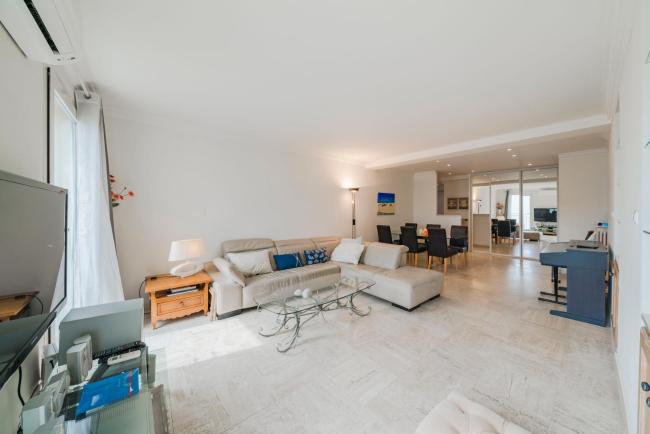 Nice 3bedroom in front of the Palais des Festivals Images_1