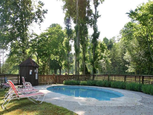 A Fairway View, 2 Bedroom, WiFi, Pool Access, Pet Friendly, Sleeps 6 Images_1