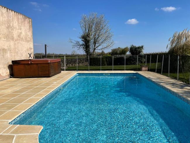 3 Bed Gite with private pool & garden in Nantille Images_2
