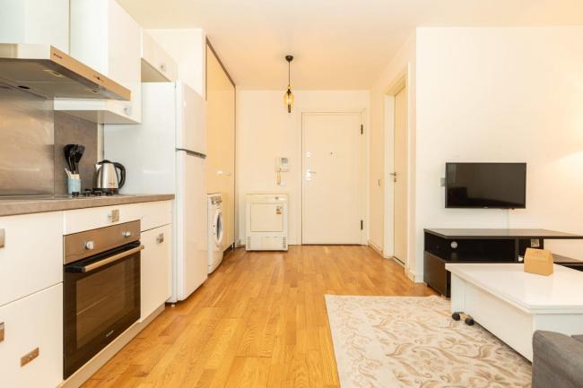 Cozy and Central Studio Apartment with Shared Pool in Sisli Images_5