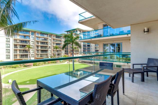 K B M Resorts- HKH-305 Large 2Bd, chefs kitchen, ocean views, easy beach pool access Images_3