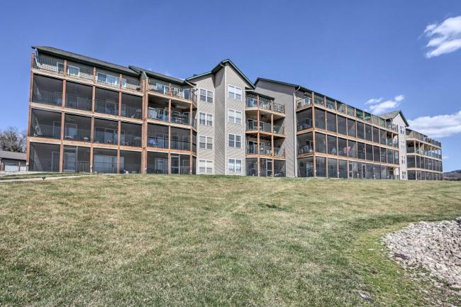 Step-Free Camdenton Condo with Boat Ramp, Dock, Slip Images_2