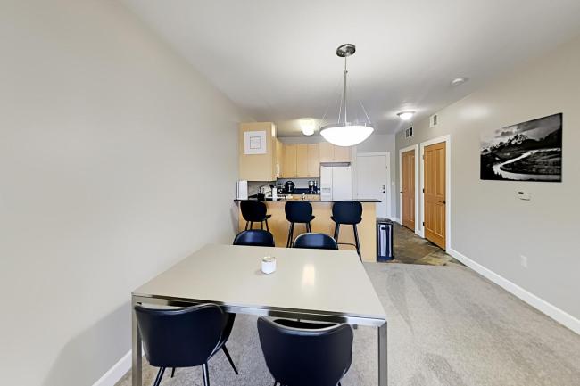 Crestview Condominium Unit A104 Images_2