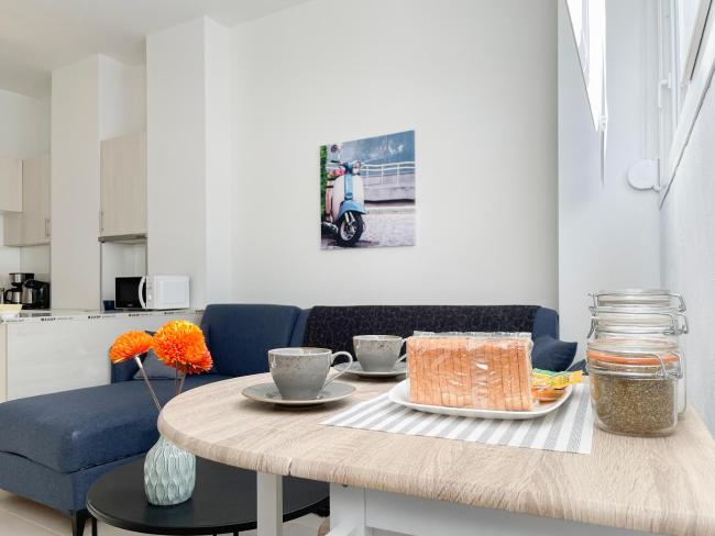 SOHO Cozy 55sqm Studio in Athens Images_3