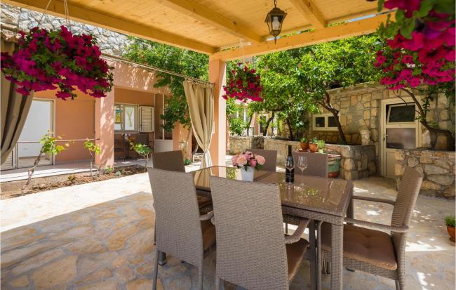 Amazing apartment in Trogir with WiFi and 2 Bedrooms Images_1