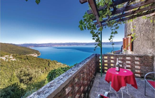 Nice apartment in Moscenicka Draga with 2 Bedrooms and WiFi Images_4