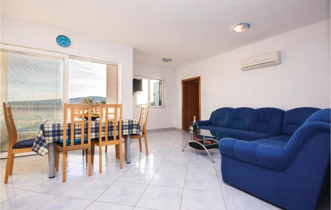 Apartment Primosten with Sea View 04 Images_1