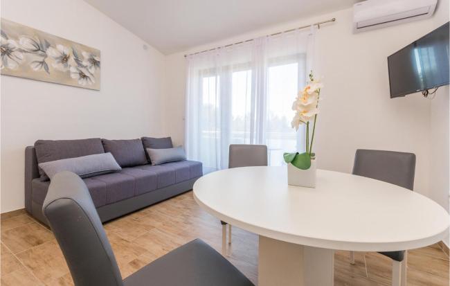Nice apartment in Biograd na Moru with WiFi Images_2
