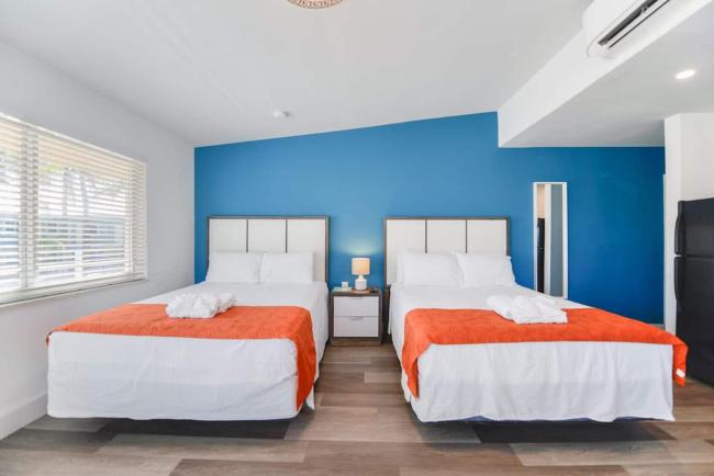 Charming 1 Bedroom With Pool Steps from the Beach #46 Images_1