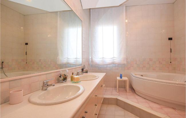 Awesome home in Ragusa with 3 Bedrooms and WiFi Images_4